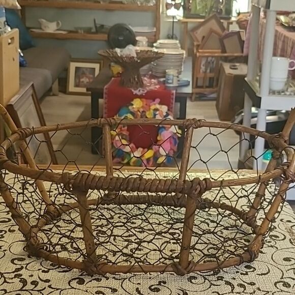 Rustic Brown Wire Basket - Picture 3 of 6